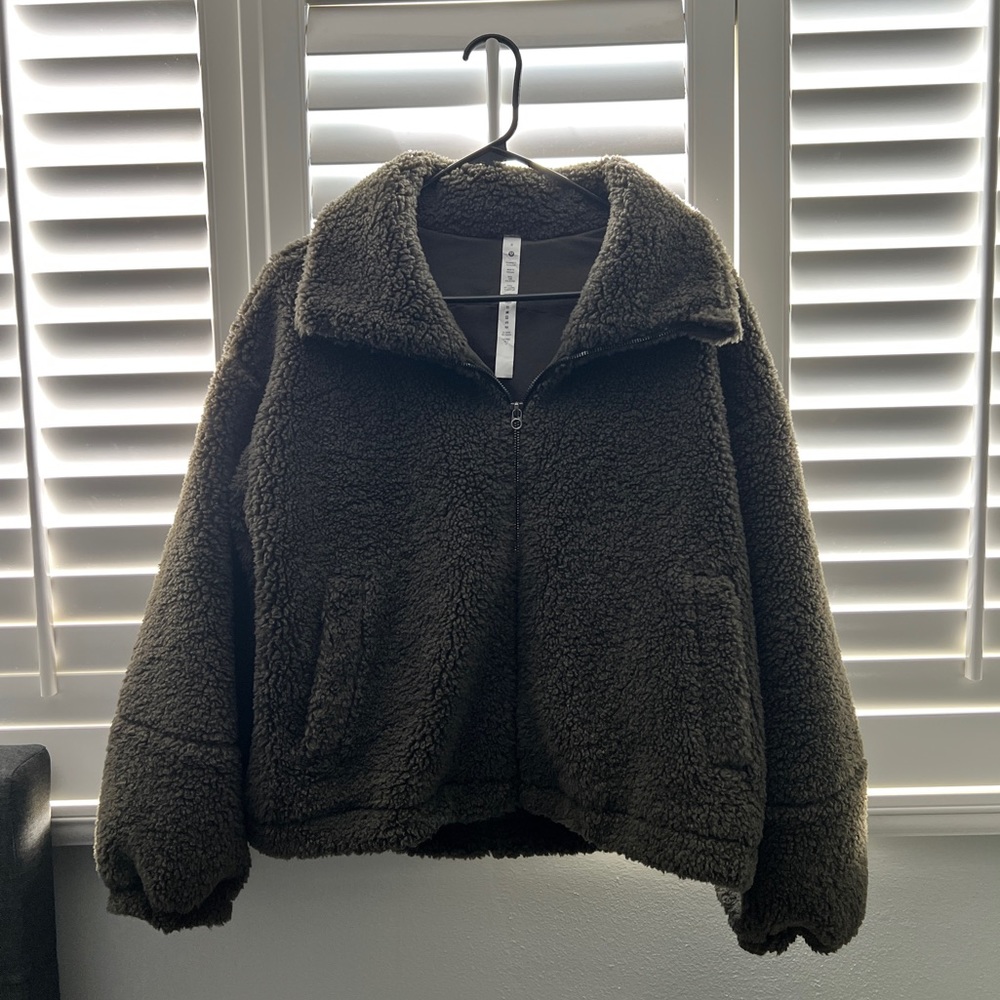 Lululemon cinchable fleece zip-up NWOT